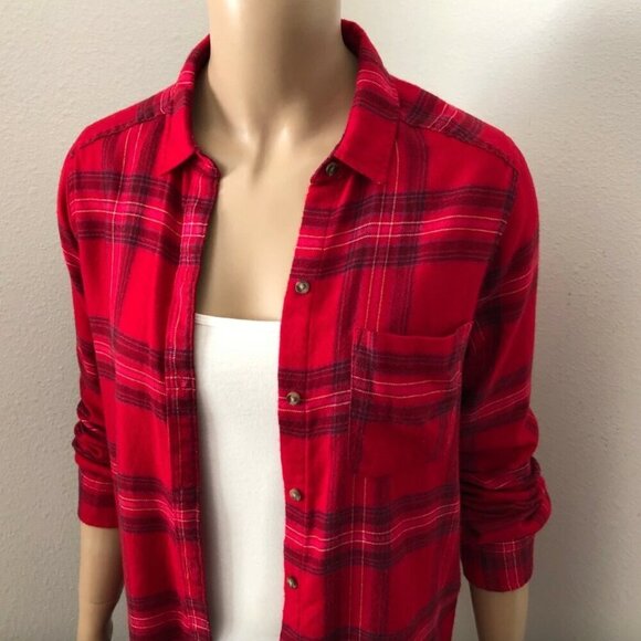 NWT Hollister Plaid Flannel Shirt Size XS Red Button Up Top - Picture 3 of 5